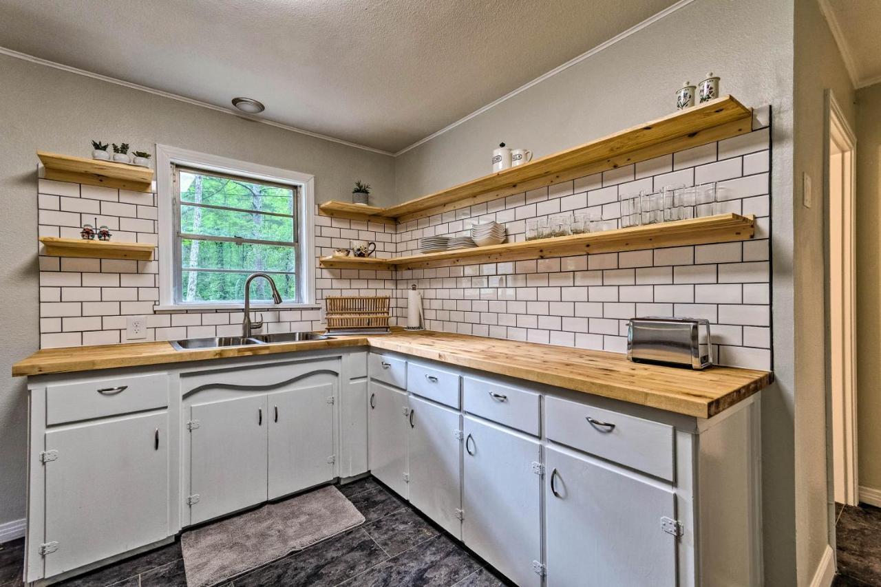 Centrally Located Hot Springs Home With Deck! Zewnętrze zdjęcie